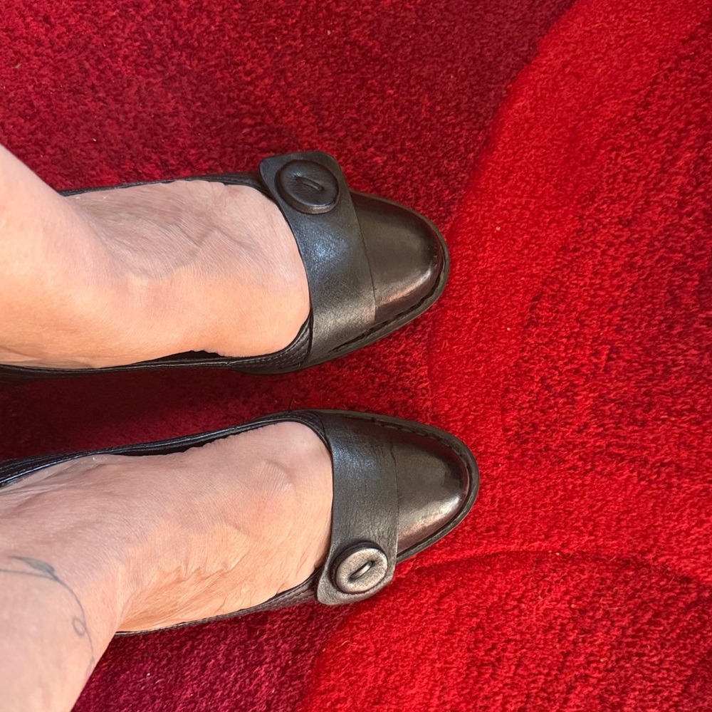 Women’s Black heeled shoes